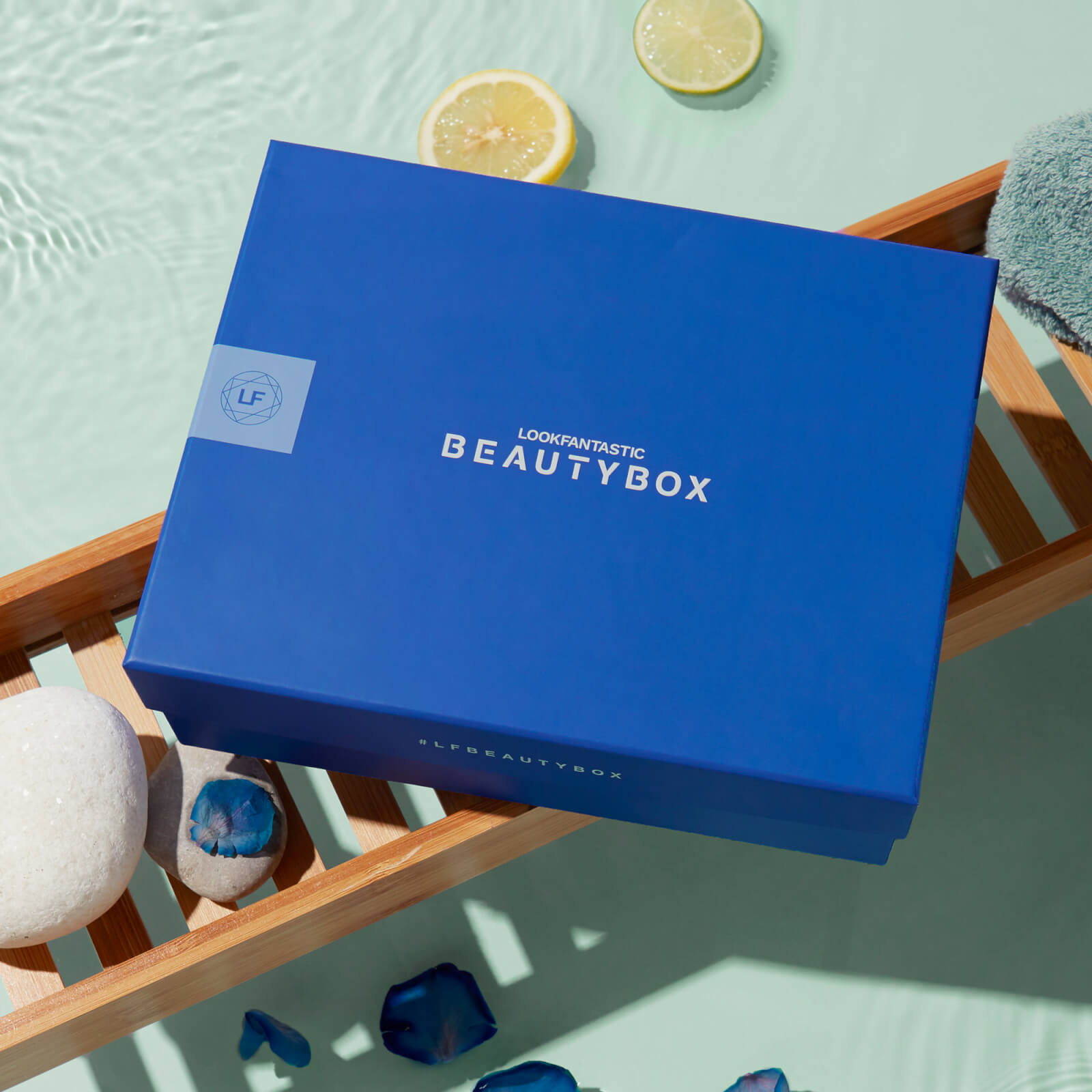 Lookfantastic Beauty Box Oktober 2020 afbeelding